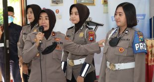 Polwan Polres Ponorogo Berikan Binluh Tentang Bermedia Sosial Kepada Pelajar