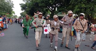 Teatrikal “Indonesia vs Jepang” Semarakkan Karnaval di Kecamatan Kawedanan