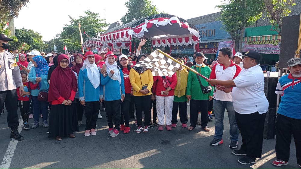 Puncak HUT Kemerdekaan RI Ke-77, Karang Taruna Jana Bhakti Gelar Jalan Sehat dan Senam Pagi