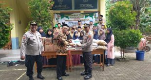 Peringati Maulud Nabi, Polsek Siman Salurkan Sembako Di Panti Asuhan