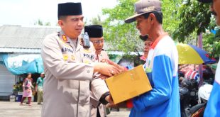 Kapolres Magetan Bagikan Bansos Kepada Masyarakat