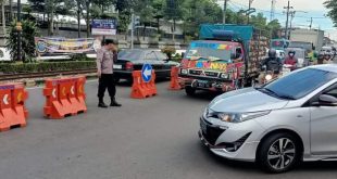 Jelang Lebaran Polres Madiun Kota Mulai Pasang Separator Dibeberapa Titik Guna Cegah Kemacetan