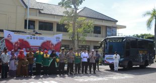 Polres Nganjuk Berangkatkan Rombongan 6 Anggotanya Melaksanakan Umroh