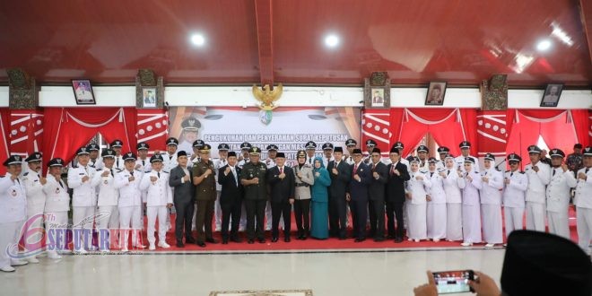 Pj. Bupati Sampang Berikan SK Perpanjangan Masa Jabatan Untuk 37 Kepala Desa