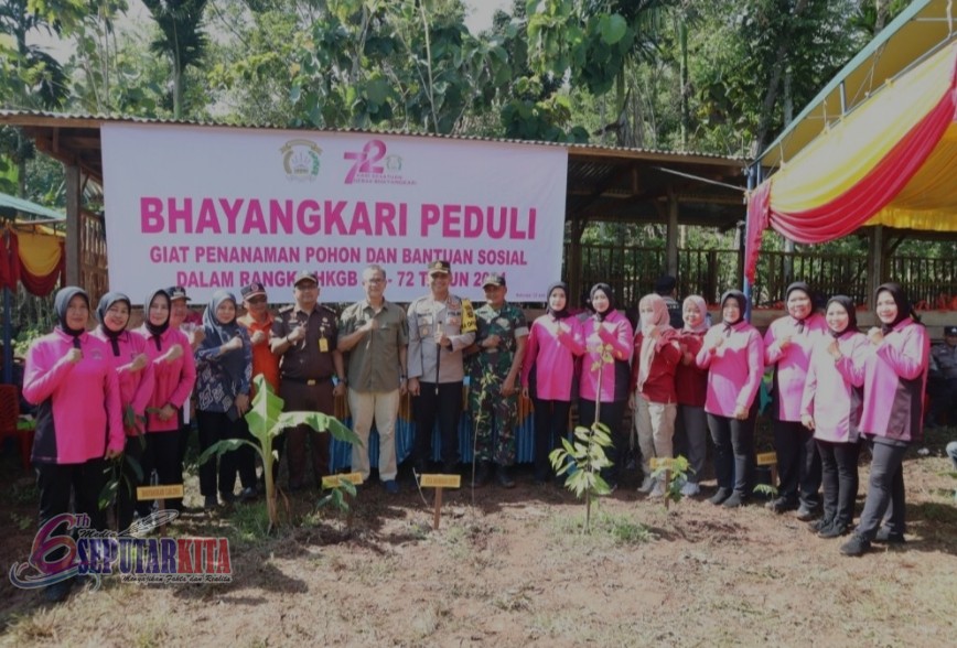 Polres OKU Melaksanakan Kegiatan Penghijauan dan Penanaman Pohon Secara Serentak dalam Rangka Menyambut Hari Bhayangkara Ke 78