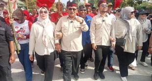 Marhaen-Handy Jalan Kaki Mendaftar Ke KPU Nganjuk