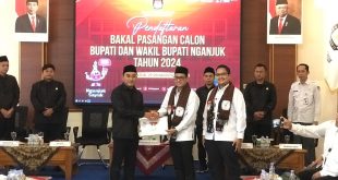 Pasangan Gus Ibin dan Aushaf Resmi Mendaftar di KPU Nganjuk