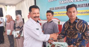 Ratusan Warga Banjarejo Terima Sertifikat PTSL