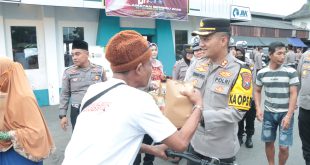 Berkah Ramadan, Kapolres Nganjuk bersama Jajaran Bagikan Ratusan Paket Takjil