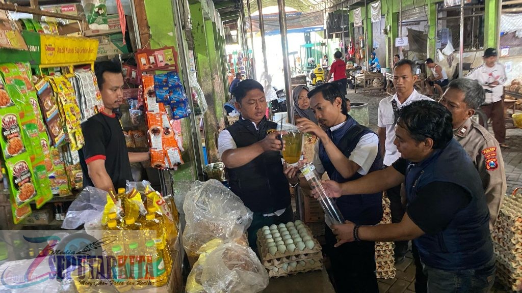 Sidak Satgas Pangan Polres Nganjuk Temukan Minyak Goreng Kemasan Berkurang Isi
