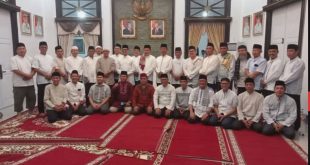 Bupati OKU H. Teddy Meilwansyah Dan Wabup OKU H. Marjito Bachri Bersama Forkopimda OKU Melaksanakan Sholat Isya Dan Tarawih Bersama di Rumah Dinas Bupati