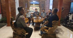 Kapolsek Nganjuk Kota Sambangi Padepokan PSHT, Bangun Sinergi Lewat Program Soko Guru