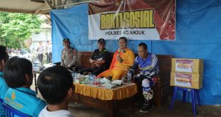 Patroli R2 Kebangsaan dan Bhakti Sosial, Kapolres Nganjuk Serahkan Bansos di Berbek dan Sawahan