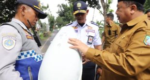 Tingkatkan Keselamatan Pengguna Jalan, Dinas Perhubungan Jombang Gercep dalam Pemulihan Fasilitas Penerangan Jalan
