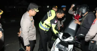 Kapolres Nganjuk Pimpin Langsung Patroli SREG dan Penyekatan di Perbatasan Jelang 1 Suro