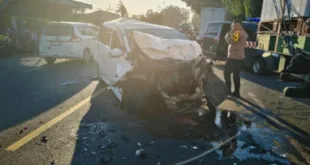 Tiga Kendaraan Terlibat Tabrakan Beruntun di Jalur Maut Sambirejo Nganjuk