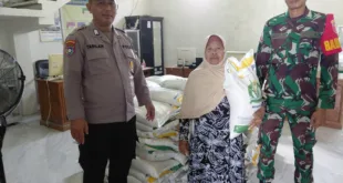Pastikan Bantuan Tepat Sasaran Polsek Kalitengah Hadiri Pembagian Beras