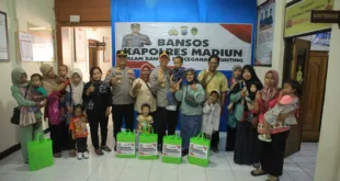 Kapolres Madiun Gencarkan Program Cegah Stunting Lewat Penyaluran Bansos
