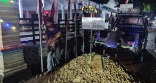 Pemuda Dusun Dronjong Protes Pemdes Kendalsari, Tumpuk Batu Krosok di Depan Balai Desa