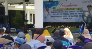Pemkab Jombang Bersama Dinas sosial Menyalurkan (BLT DBHCHT) Dipendopo Kecamatan Plandaan