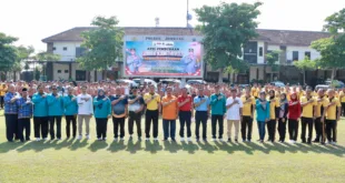 Kapolres Jombang Didampingi Bupati Pimpin Apel Pembukaan Lomba Kamtibmas