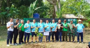 Kejaksaan Agung RI Dukung Kolaborasi Perhutani KPH Jombang, Kejari Jombang, Pemkab Jombang Gelar Aksi Penanaman Pohon Bersama.