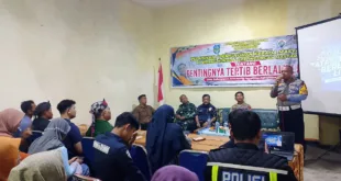 Satlantas Polres Nganjuk Edukasi Warga Balongasem Soal Tertib Lalu Lintas dan Operasi Zebra Semeru 2025
