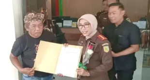 Hari Anti Korupsi Digelar Unjuk Rasa Oleh FRMJ Didepan Kantor Kejaksaan, Melaporkan Dugaan Korupsi di Jombang