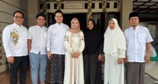 Menjaga Warisan Leluhur, Keluarga H. Sapuan dan Hj. Maftucha Lestarikan Tradisi Sawur di Desa Rowosari