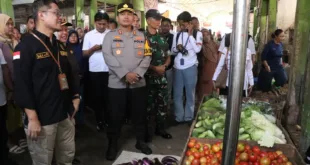 Polres Nganjuk dan Forkopimda Sidak Pasar, Pastikan Harga dan Stok Sembako Aman Jelang Nataru
