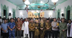 Jaga Kondusifitas Jombang, Bupati Warsubi Kunjungi Gereja dan Pos Nataru