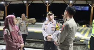 Kapolres Nganjuk Sambangi Gereja, Sampaikan Ucapan Selamat Natal 2025