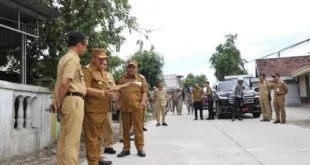 Abah Warsubi dan Gus Salman Tinjau Tuntas Pembangunan Jalan Plandaan – Kabuh, Pastikan Akses Ekonomi dan Pendidikan Lancar