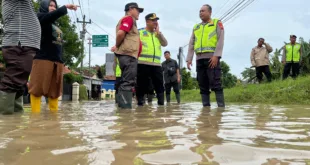 Wakil Bupati Pemalang Tinjau Banjir di Desa Klegen Comal, Pastikan Penanganan dan Bantuan untuk Warga.