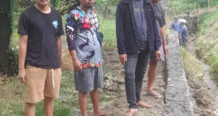 Warga Dusun Kaliwadas Bangun Talud Swadaya Demi Amankan Makam.