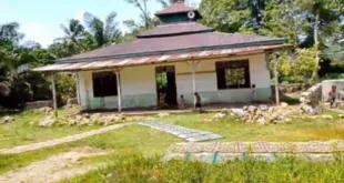 Gotong Royong Sambut Ramadhan, Warga Desa Campaloga Bersihkan Masjid yang Masih Tahap Pembangunan