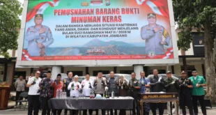Wujudkan Jombang “Zero Miras”, Bupati Warsubi dan Forkopimda Musnahkan Ribuan Barang Bukti Miras Jelang Ramadan